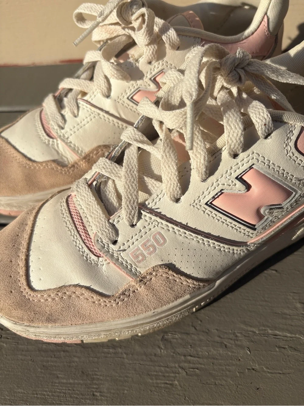 New Balance 550 sneakers in pink & white excellent condition lightly used